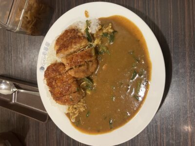 メンチカツカレー